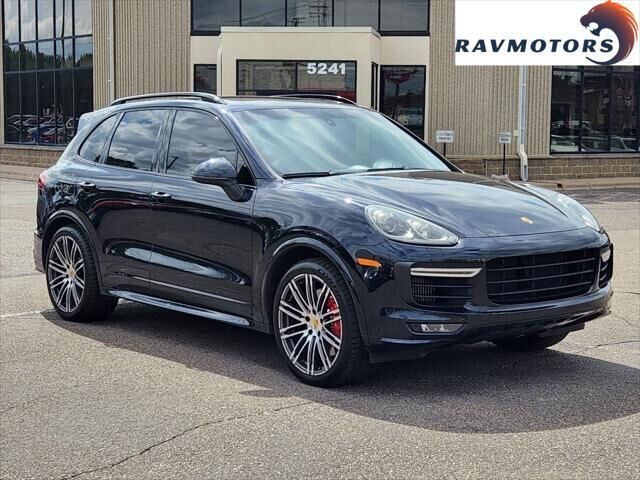 2017 PORSCHE Cayenne