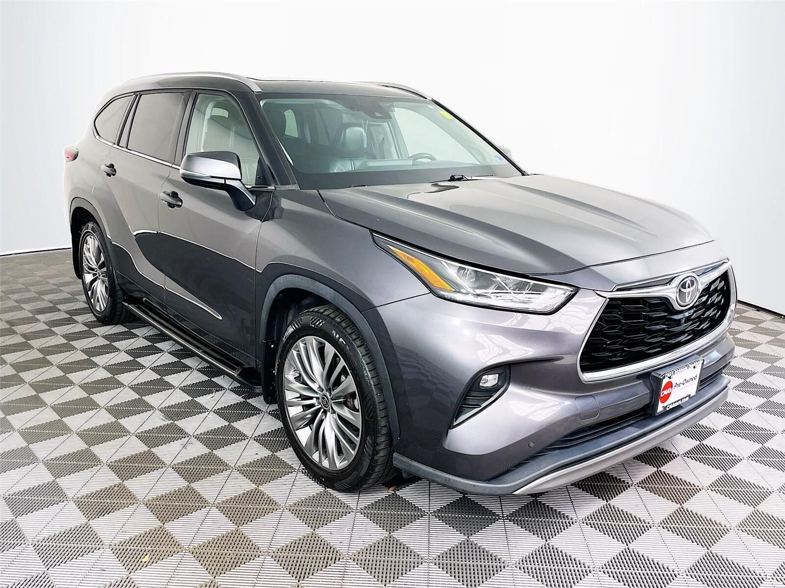 2022 TOYOTA Highlander