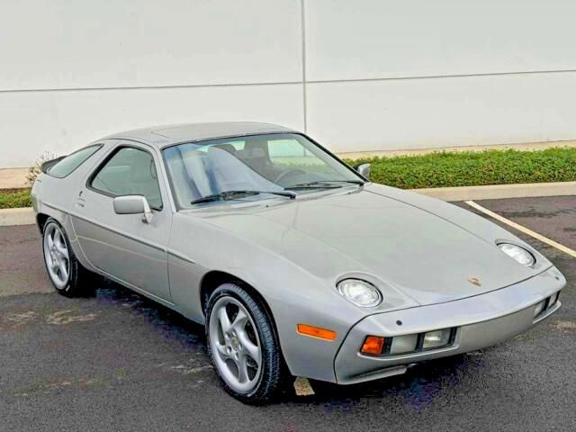 1982 PORSCHE 928