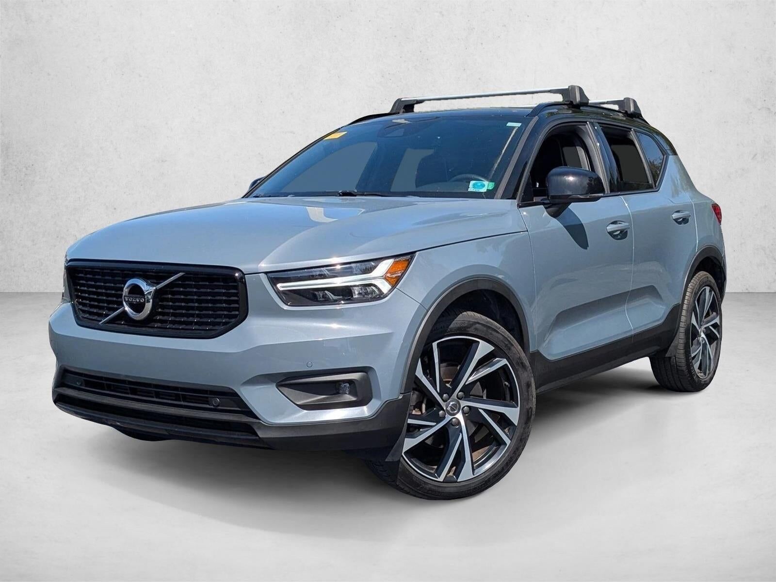 2021 VOLVO XC40