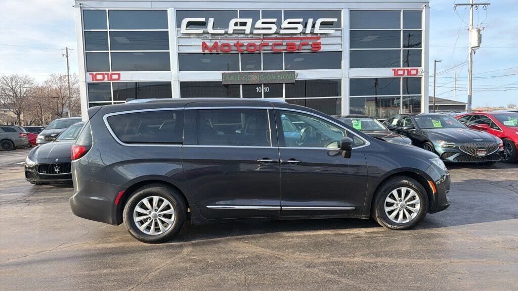 2019 CHRYSLER Pacifica