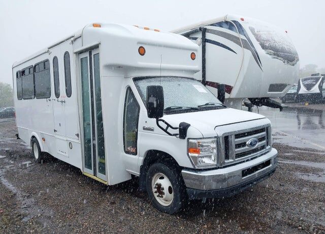 2017 FORD E-450
