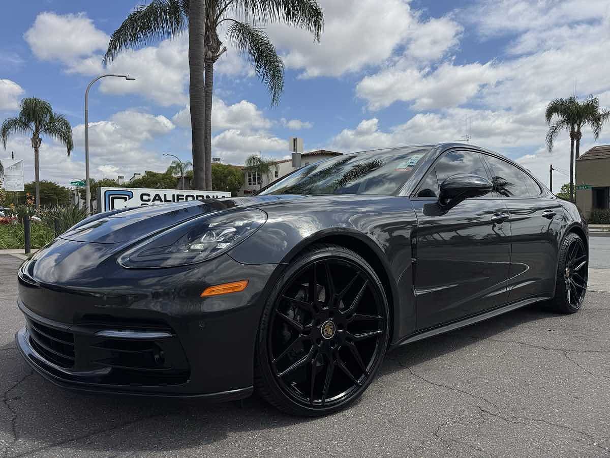 2020 PORSCHE Panamera