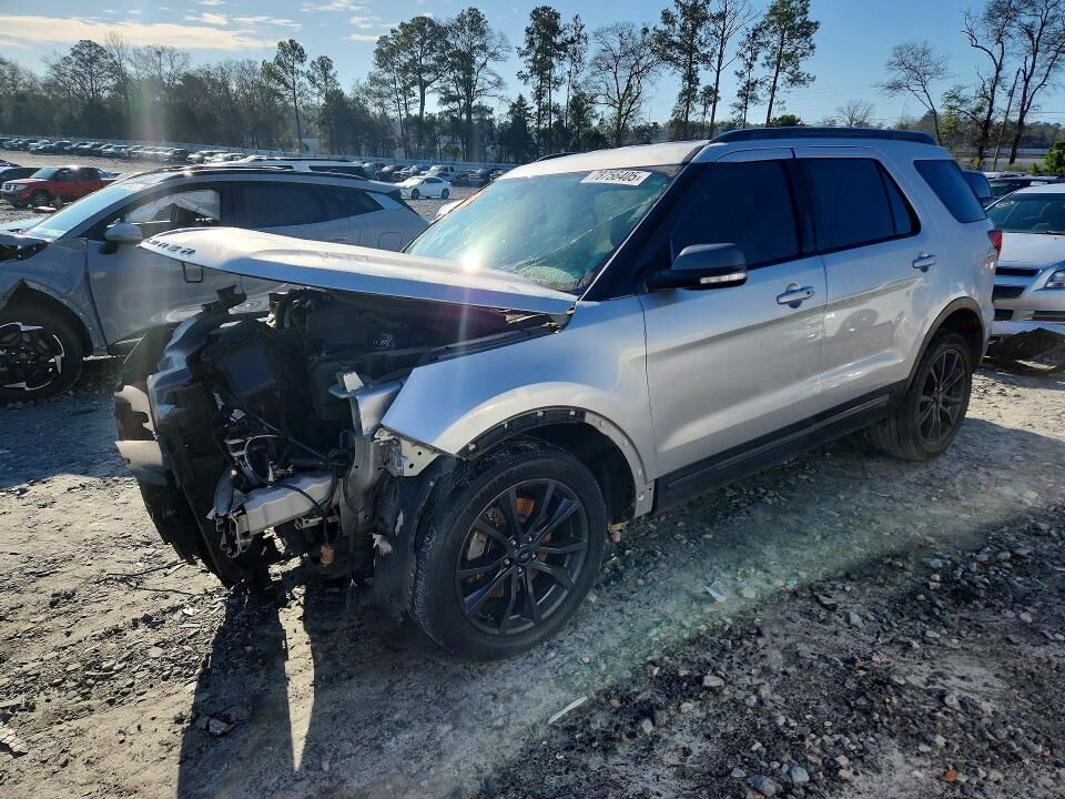 2018 FORD Explorer