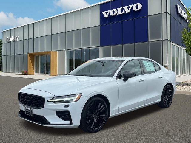 2023 VOLVO S60