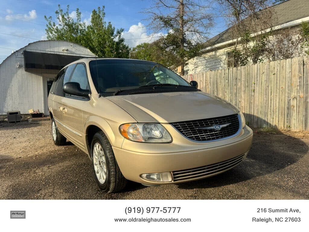 2001 CHRYSLER Town and Country