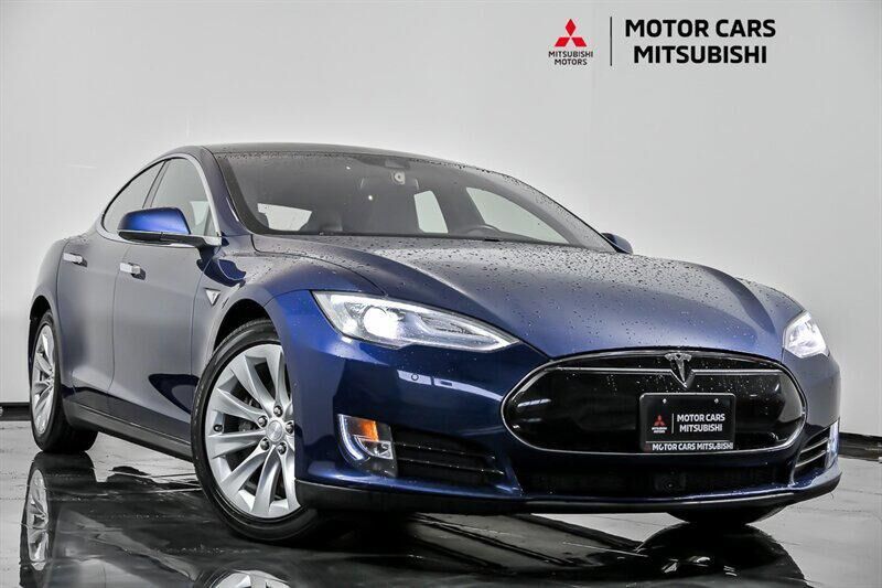 2015 TESLA Model S