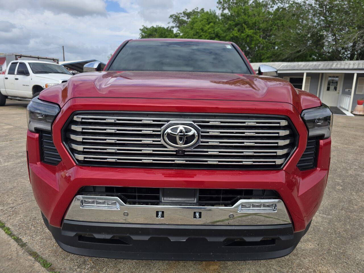 2025 TOYOTA Tacoma