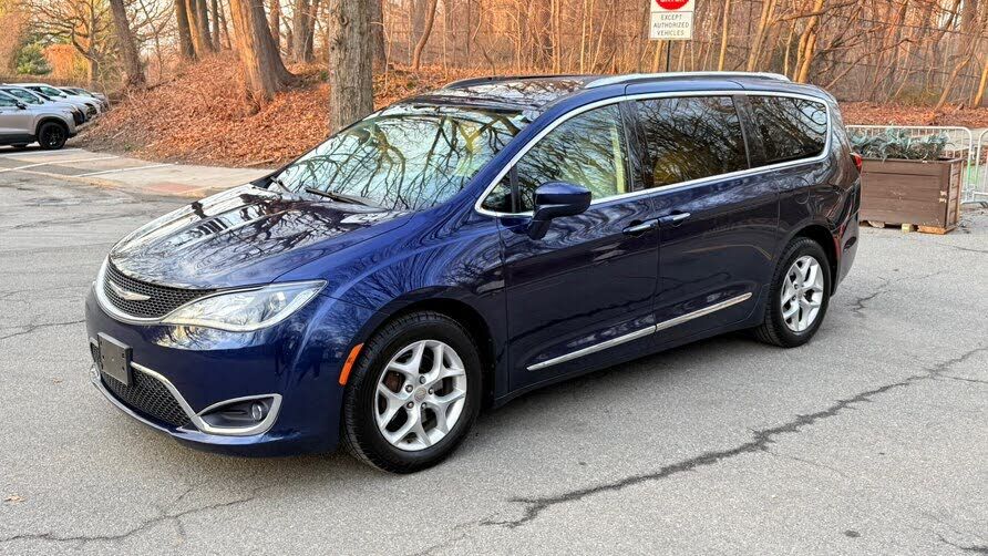2017 CHRYSLER Pacifica