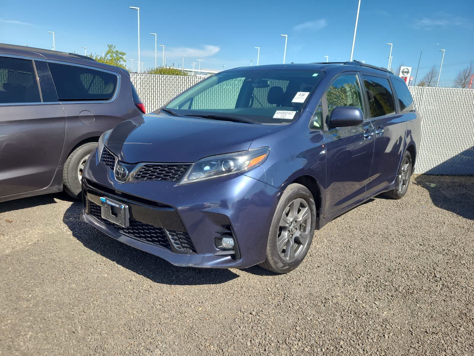 2019 TOYOTA Sienna