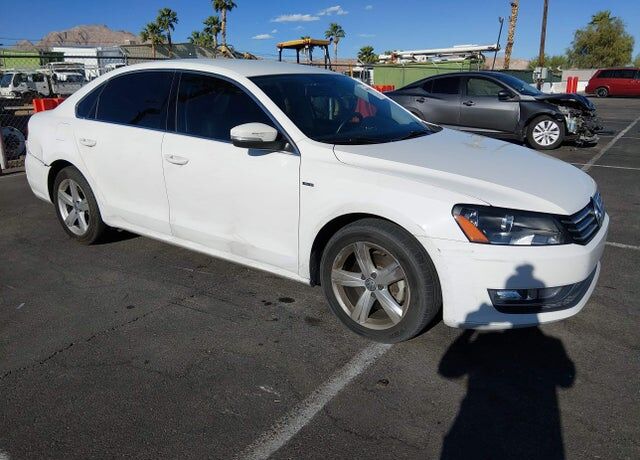 2015 VOLKSWAGEN Passat