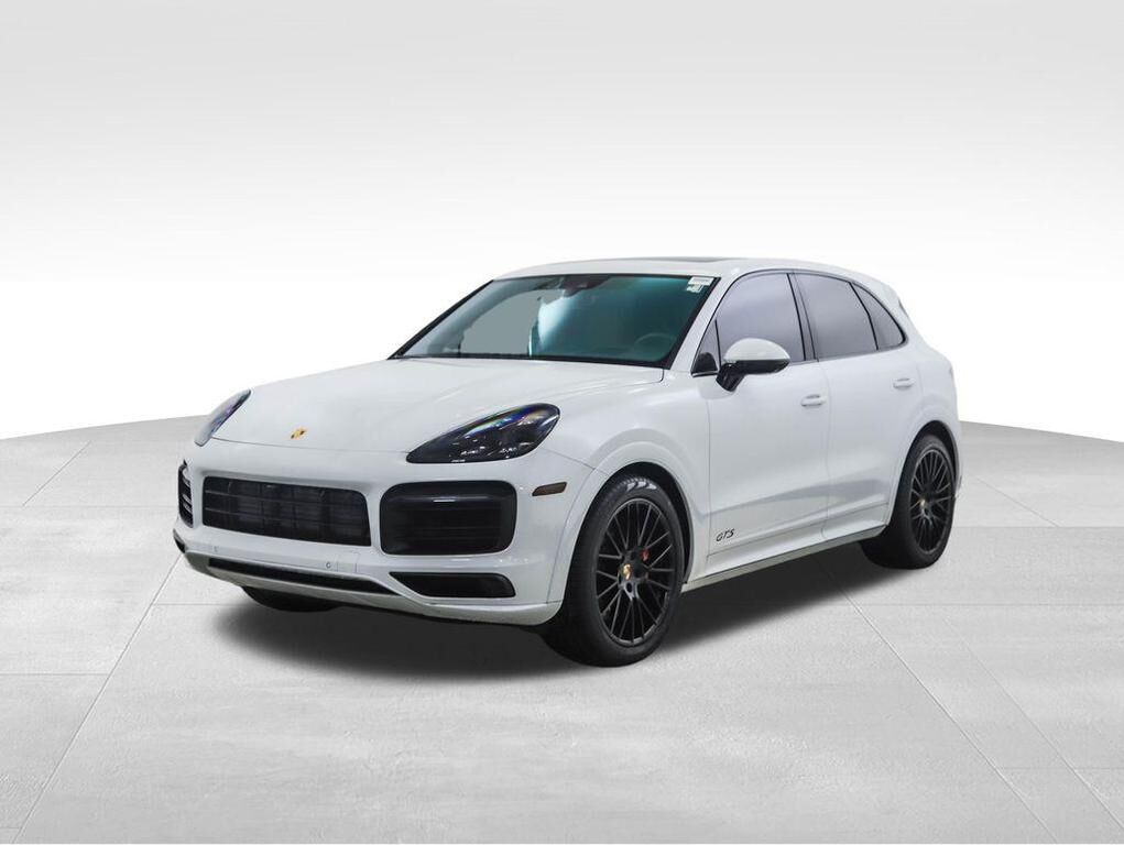 2022 PORSCHE Cayenne