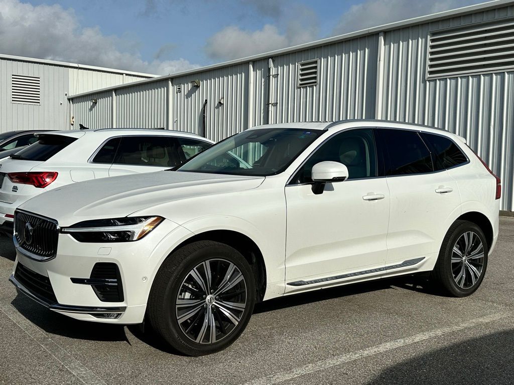 2022 VOLVO XC60