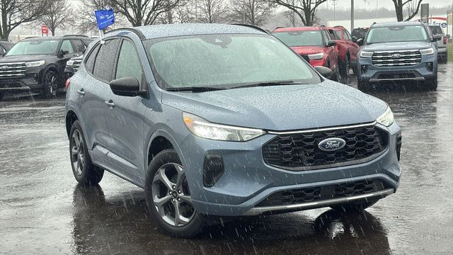 2024 FORD Escape