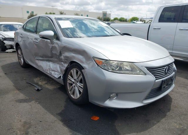 2015 LEXUS ES