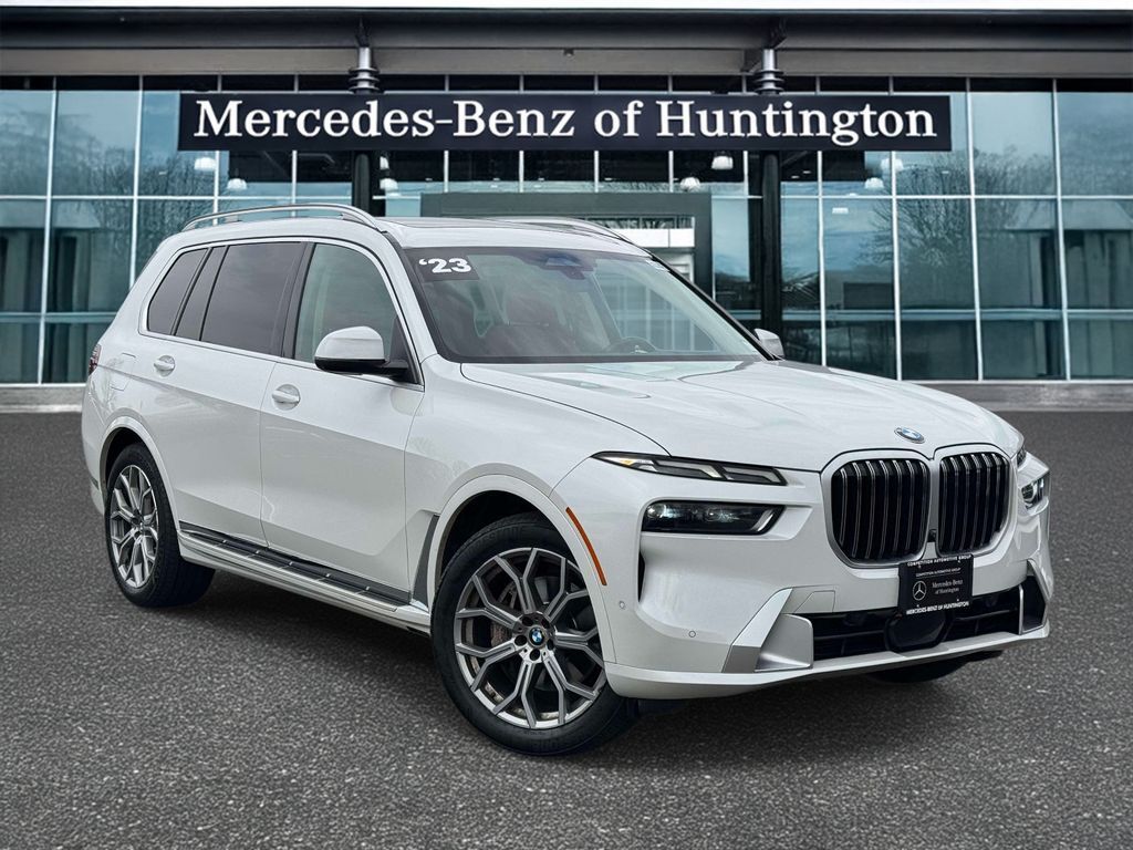 2023 BMW X7