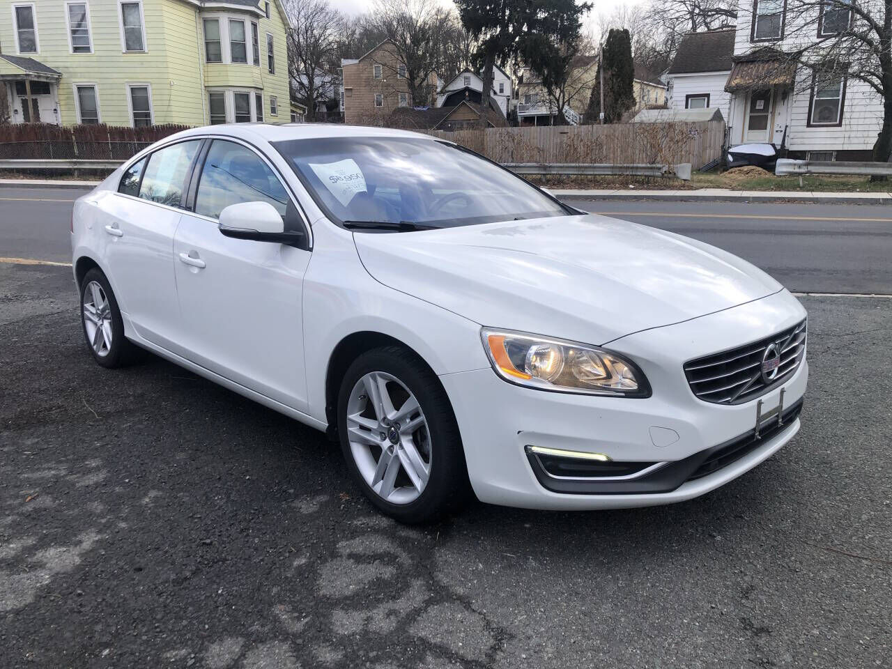 2015 VOLVO S60