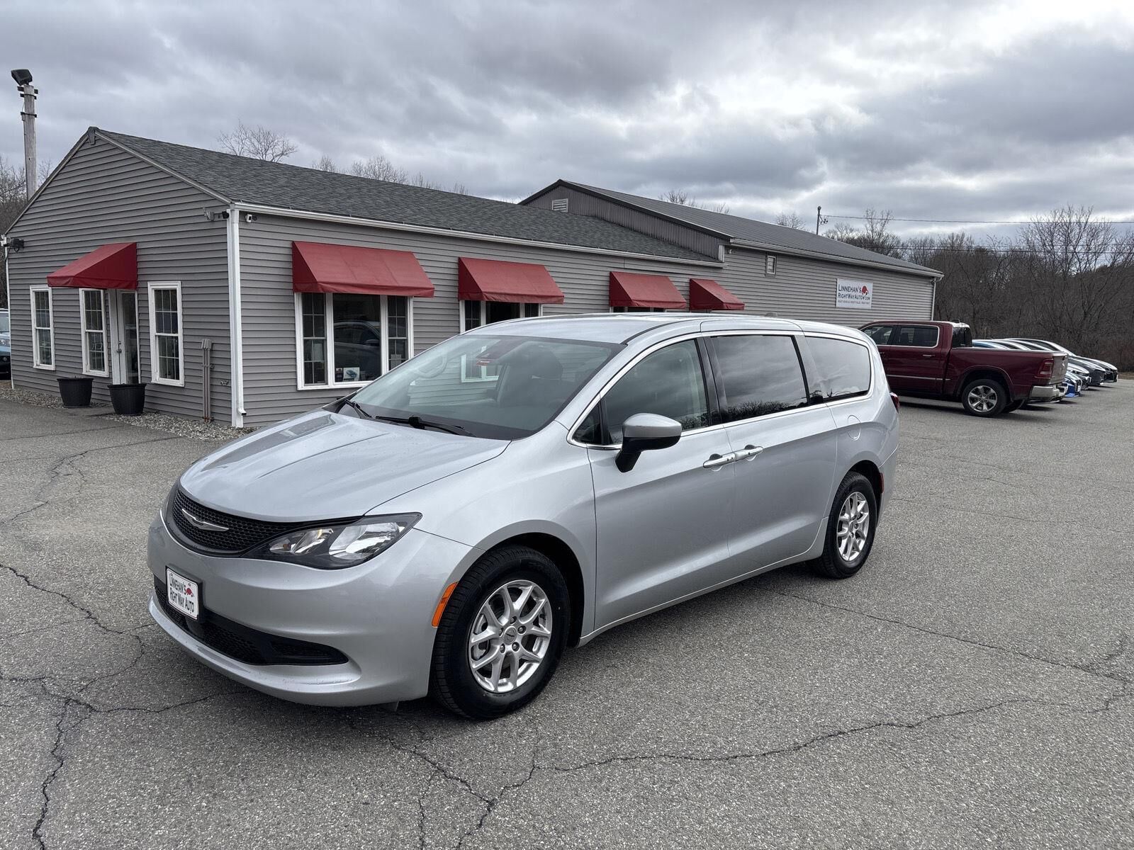 2023 CHRYSLER Voyager