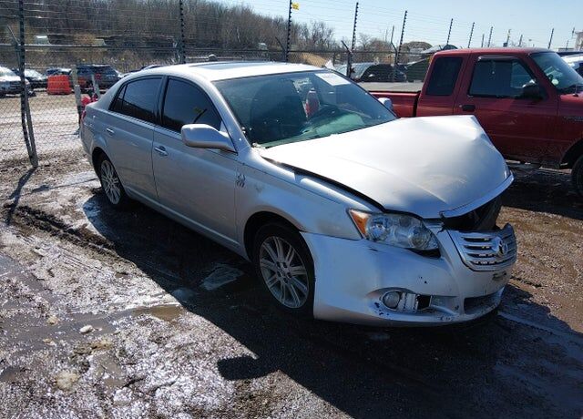 2010 TOYOTA Avalon