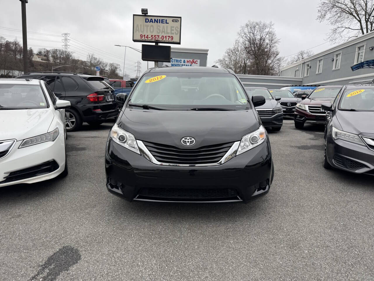 2012 TOYOTA Sienna