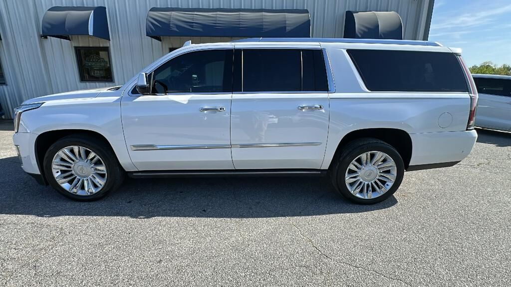2019 CADILLAC Escalade ESV