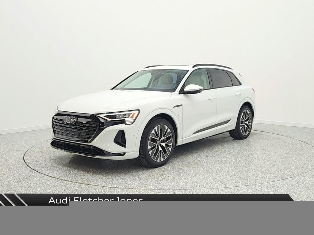 2024 AUDI Q8