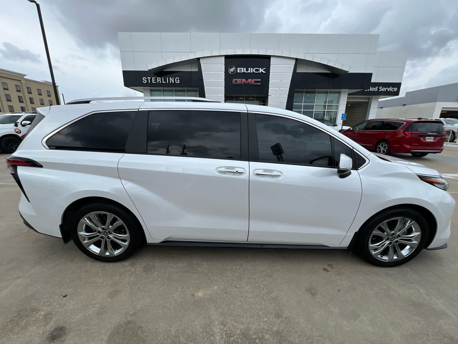 2023 TOYOTA Sienna