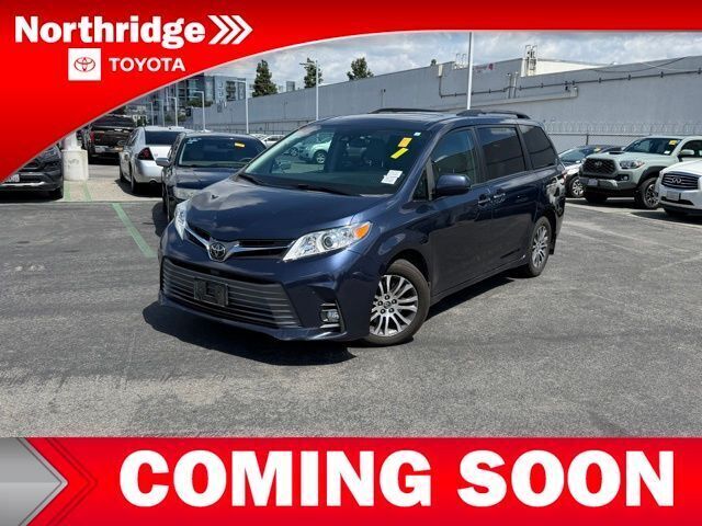 2018 TOYOTA Sienna