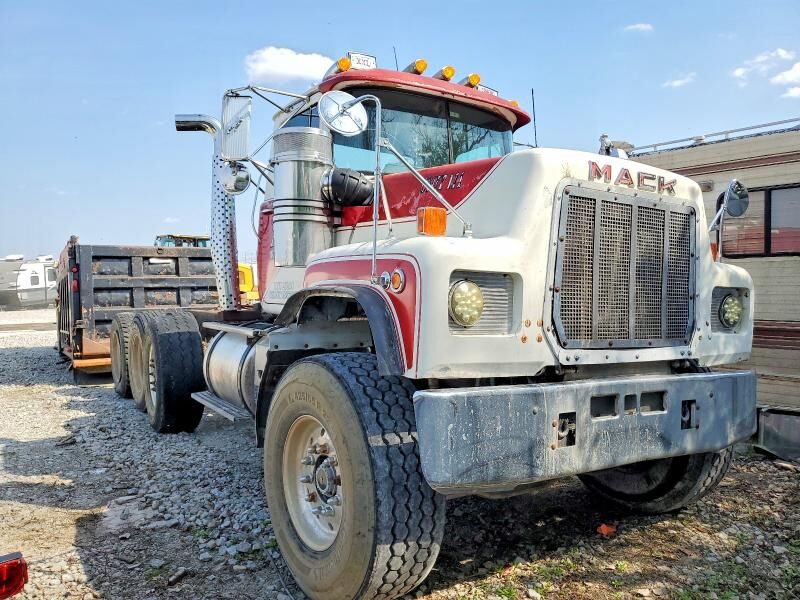 1985 MACK RS