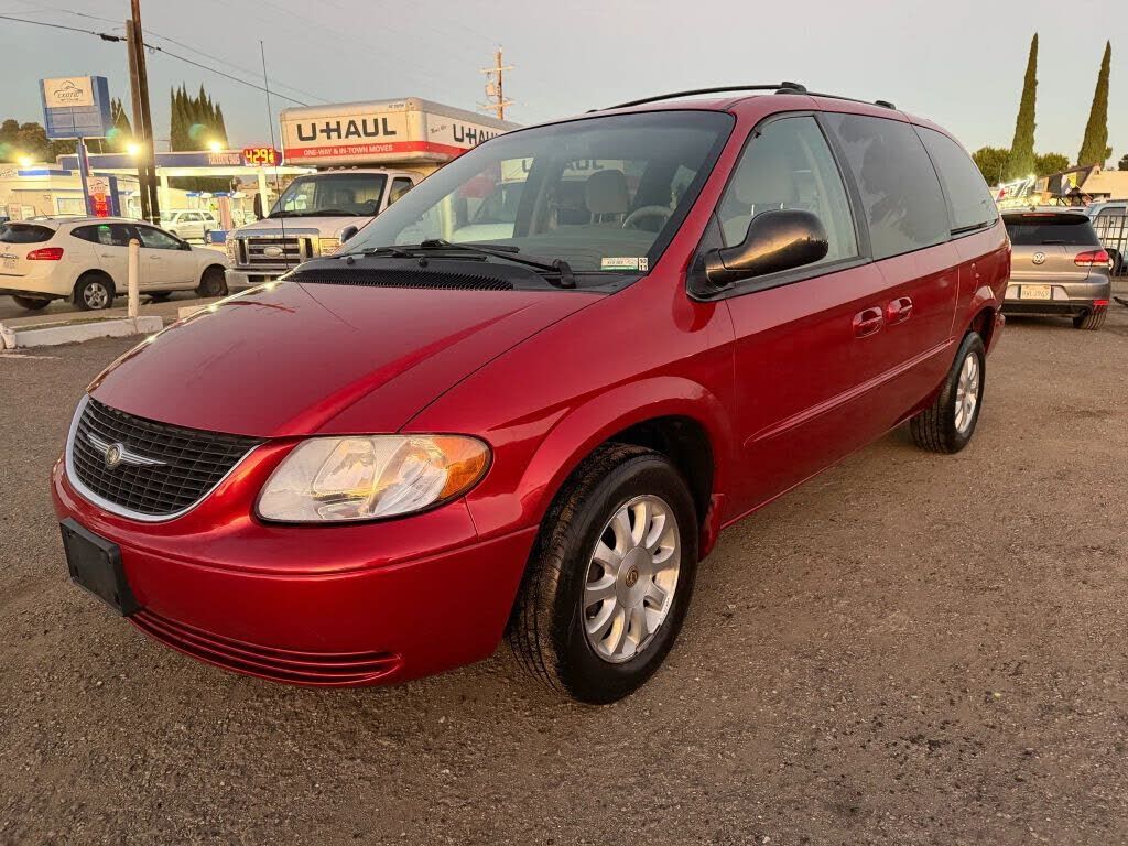 2002 CHRYSLER Town and Country