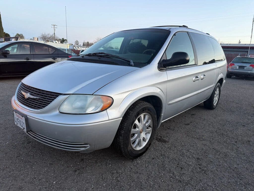2002 CHRYSLER Town and Country