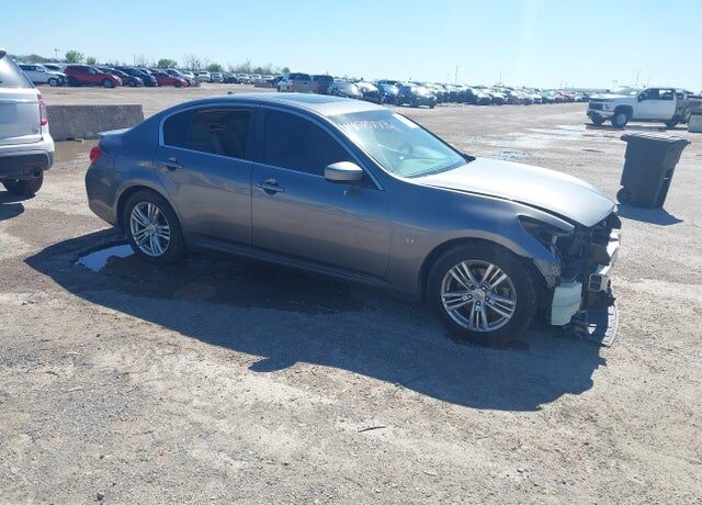 2015 INFINITI Q40
