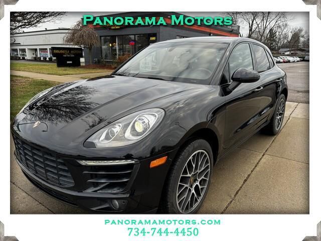2015 PORSCHE Macan