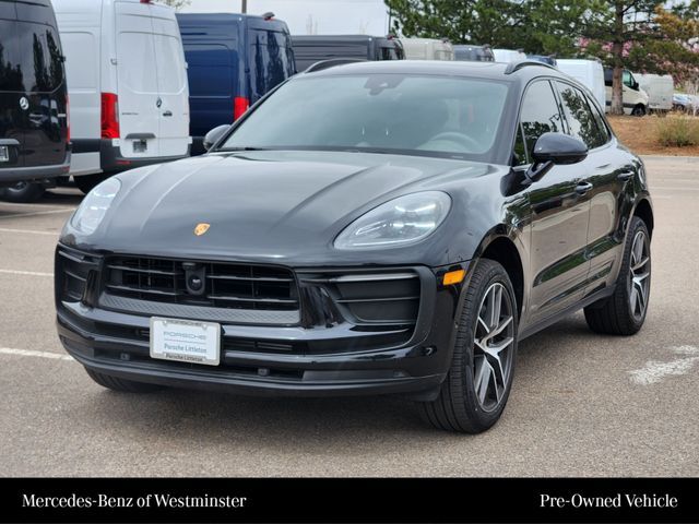 2026 PORSCHE Macan