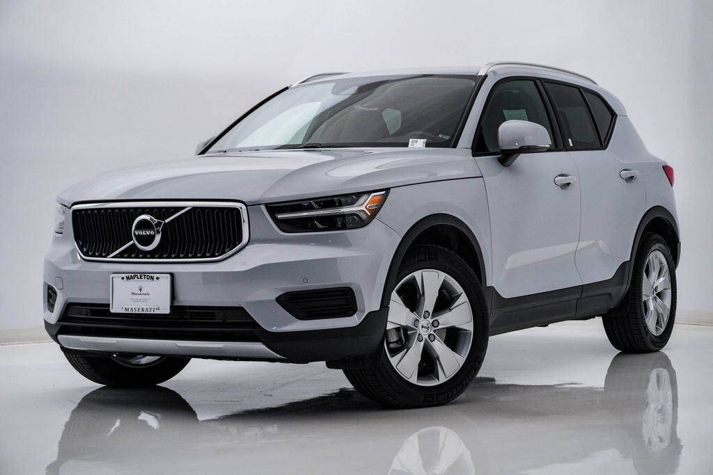 2020 VOLVO XC40
