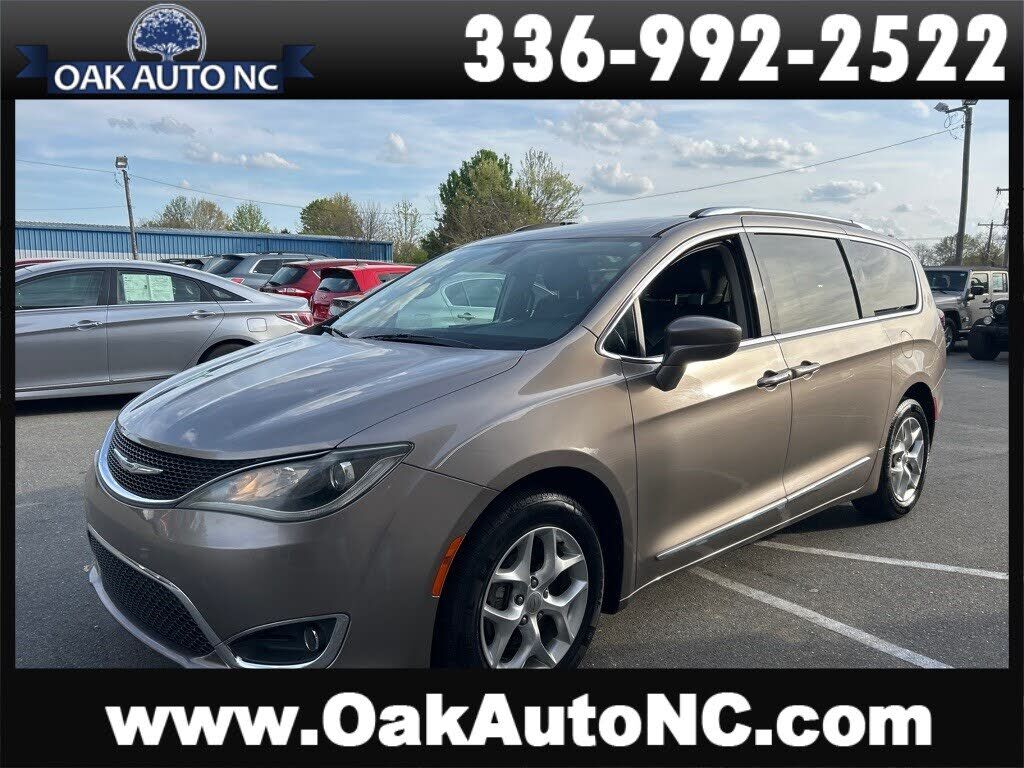 2017 CHRYSLER Pacifica
