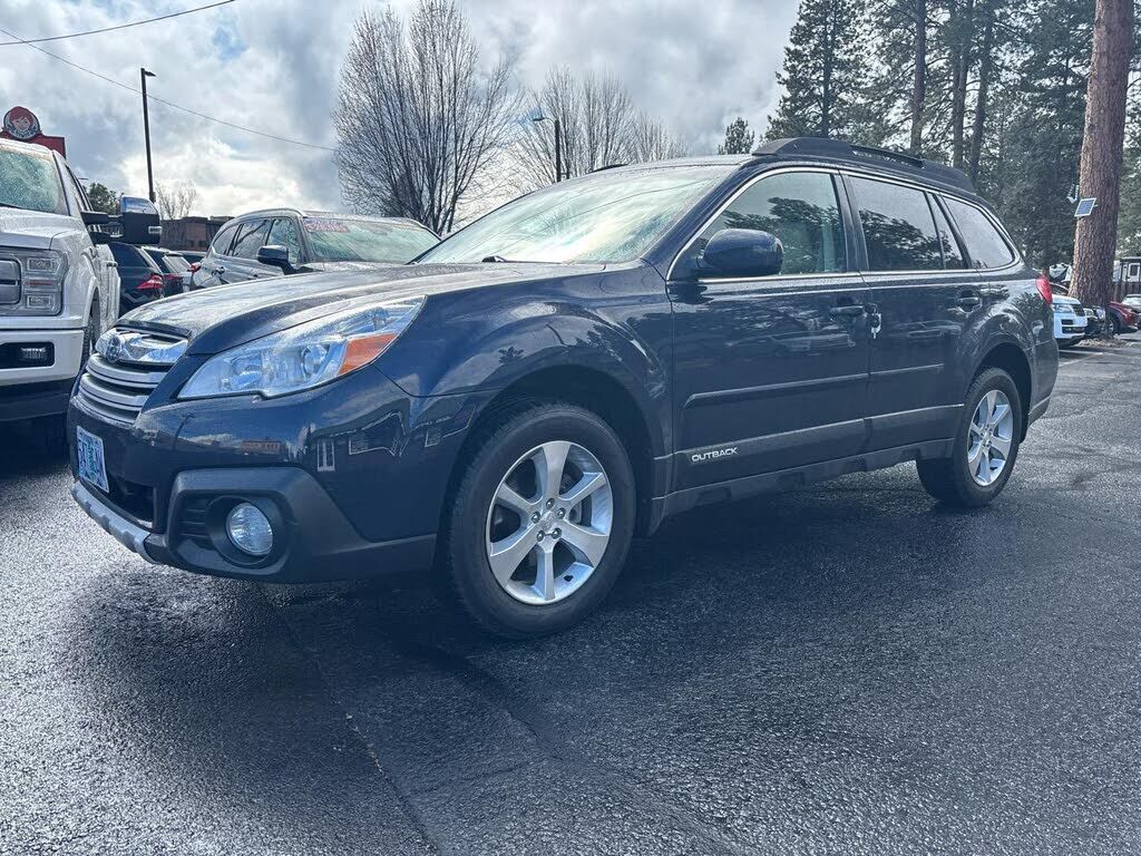 2013 SUBARU Outback