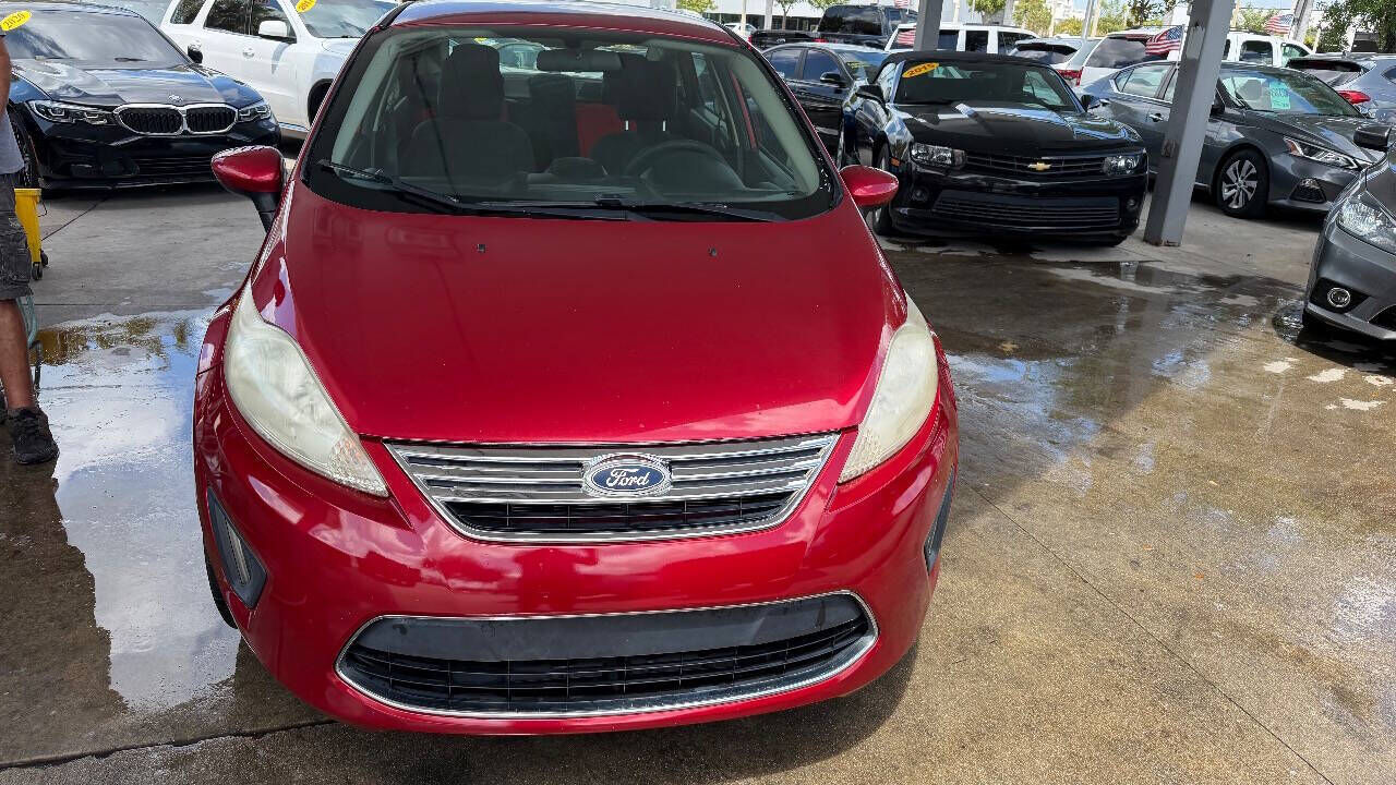 2011 FORD Fiesta