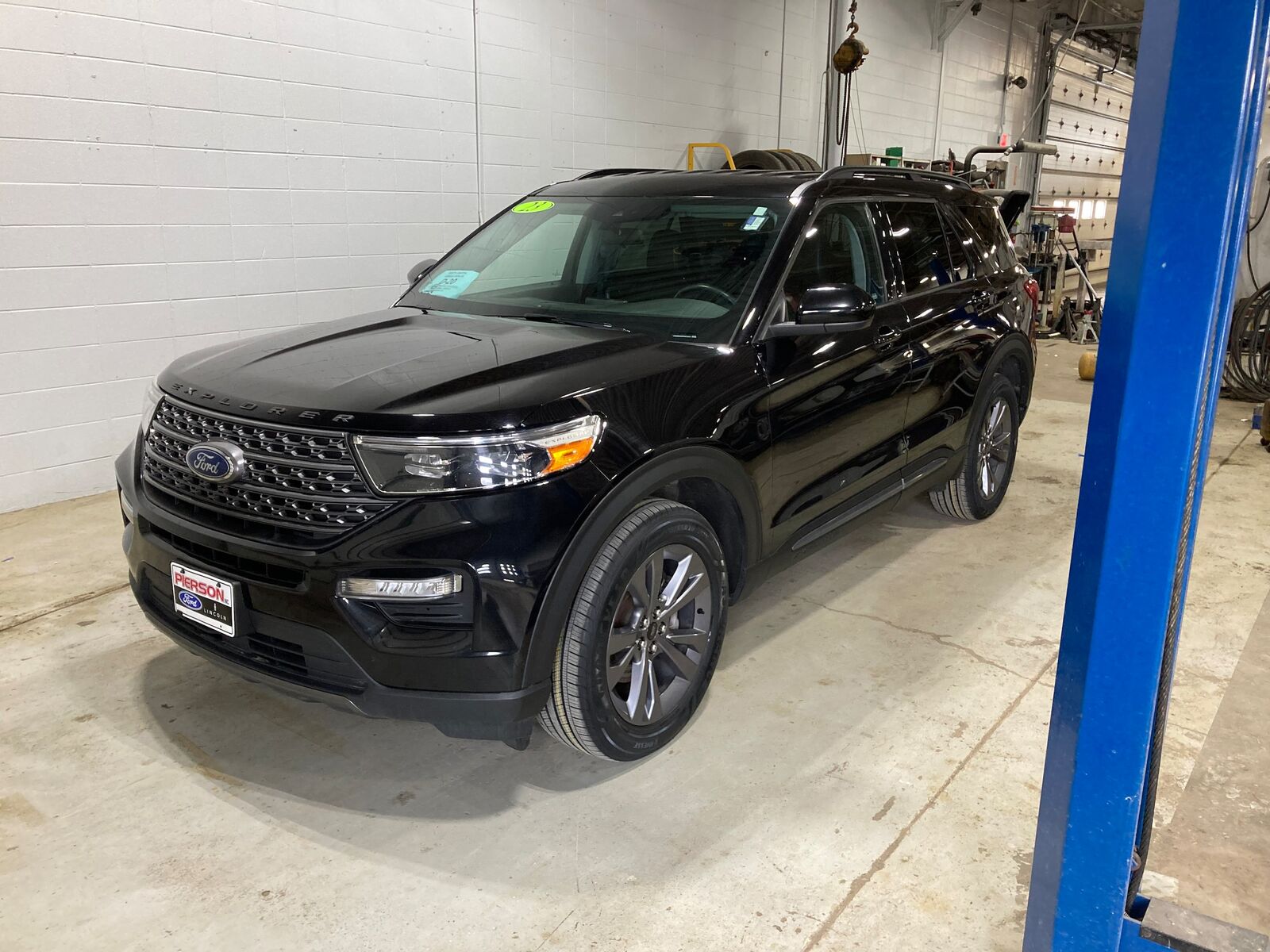 2023 FORD Explorer