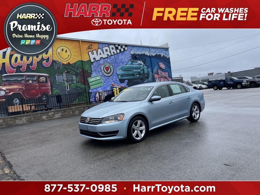 2012 VOLKSWAGEN Passat