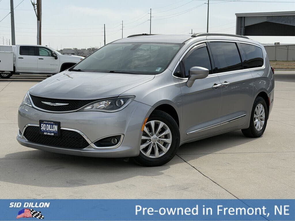 2017 CHRYSLER Pacifica