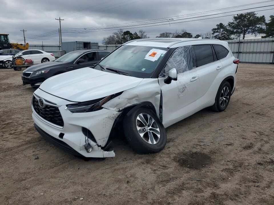 2022 TOYOTA Highlander