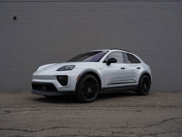 2025 PORSCHE Macan