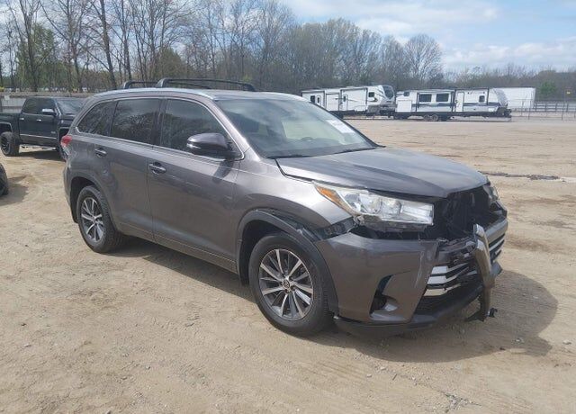 2017 TOYOTA Highlander