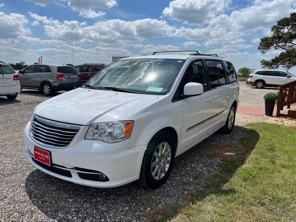 2016 CHRYSLER Town and Country