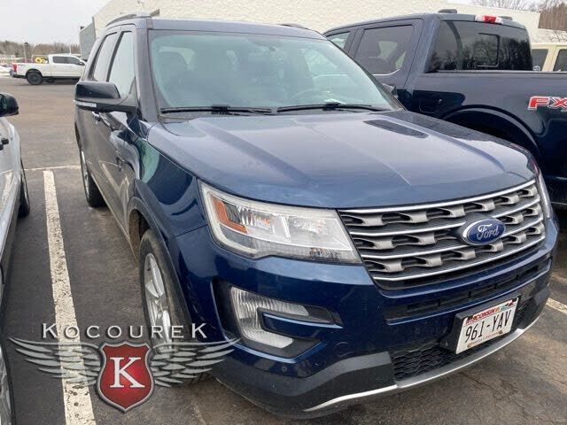 2017 FORD Explorer