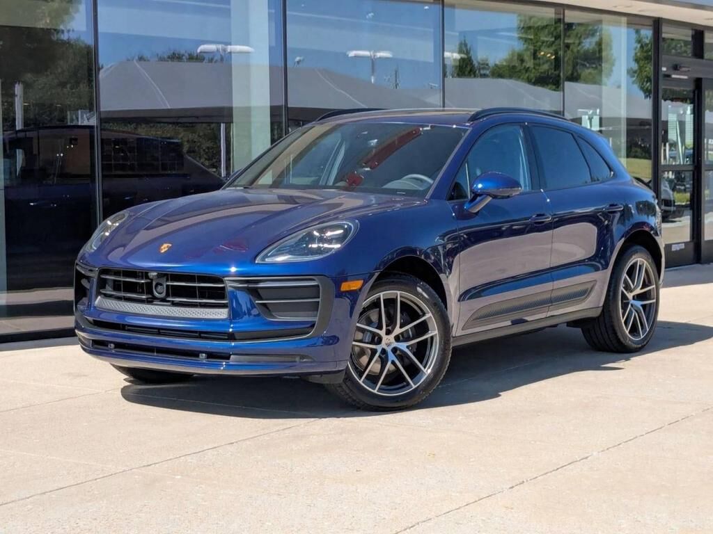 2025 PORSCHE Macan