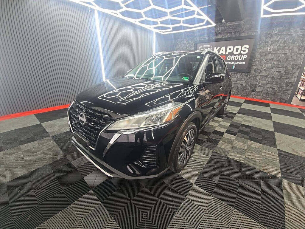 2023 NISSAN Kicks