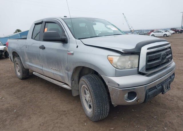 2010 TOYOTA Tundra
