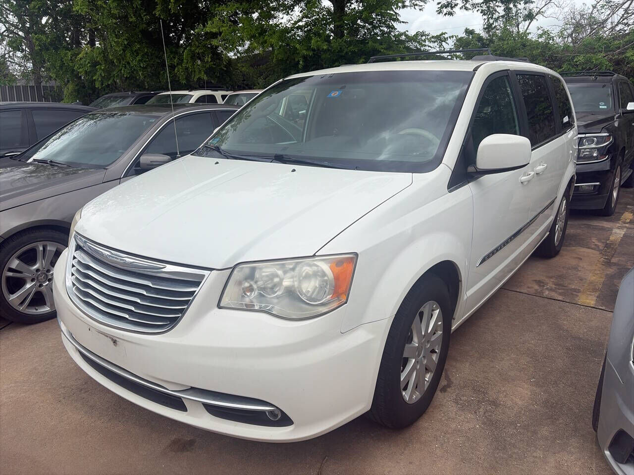2012 CHRYSLER Town and Country